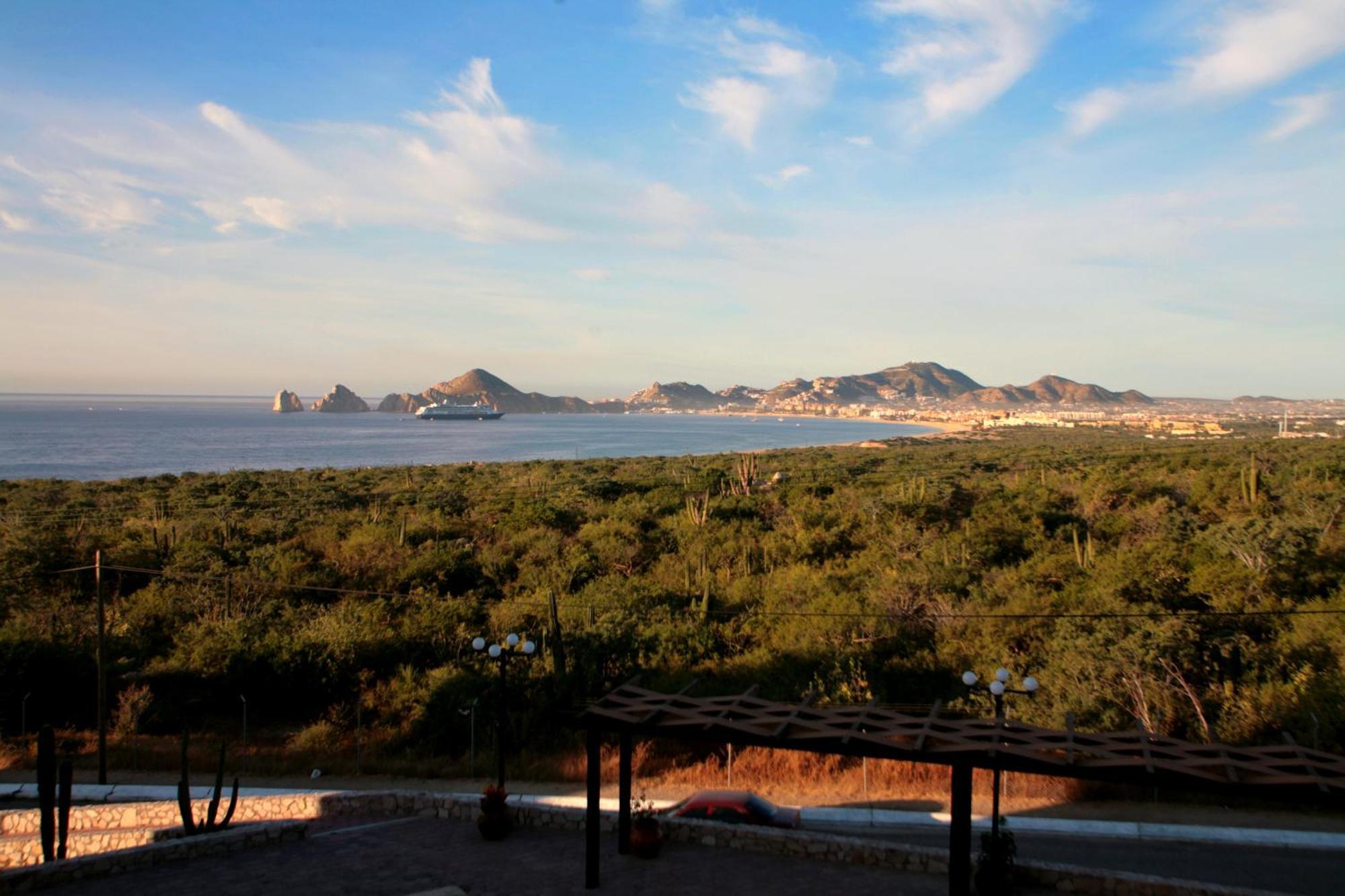 Sunrock Hotel & Suites Cabo San Lucas Exterior photo